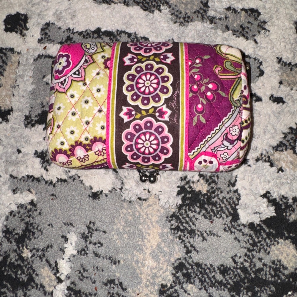 Vera Bradley Very Berry Paisley Kisslock Clutch Wallet Quilted Pink Floral